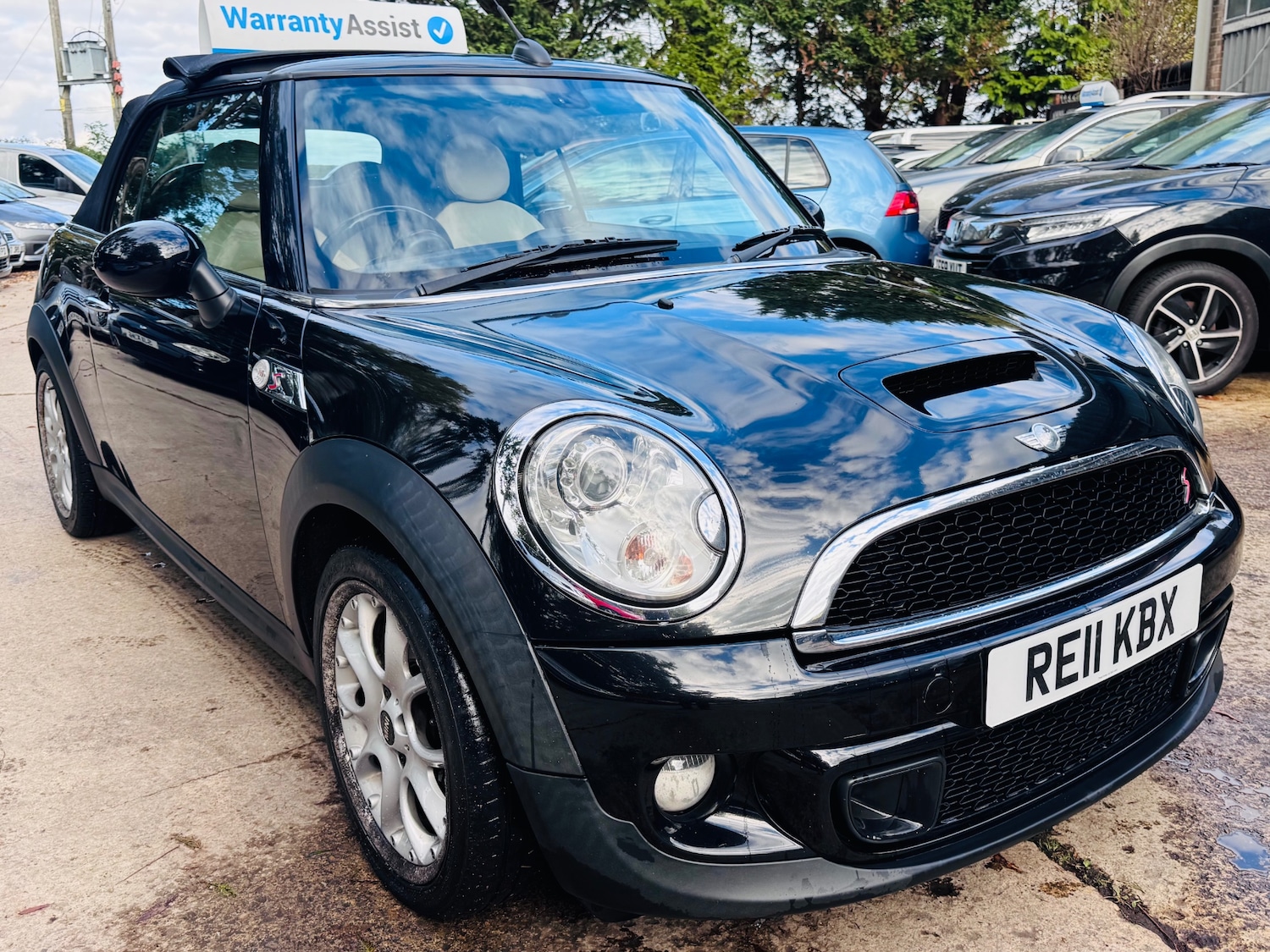Used MINI Convertible 2011 for sale - 77502266: Photo 2
