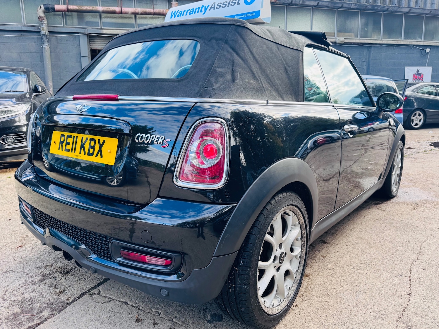 Used MINI Convertible 2011 for sale - 77502266: Photo 6