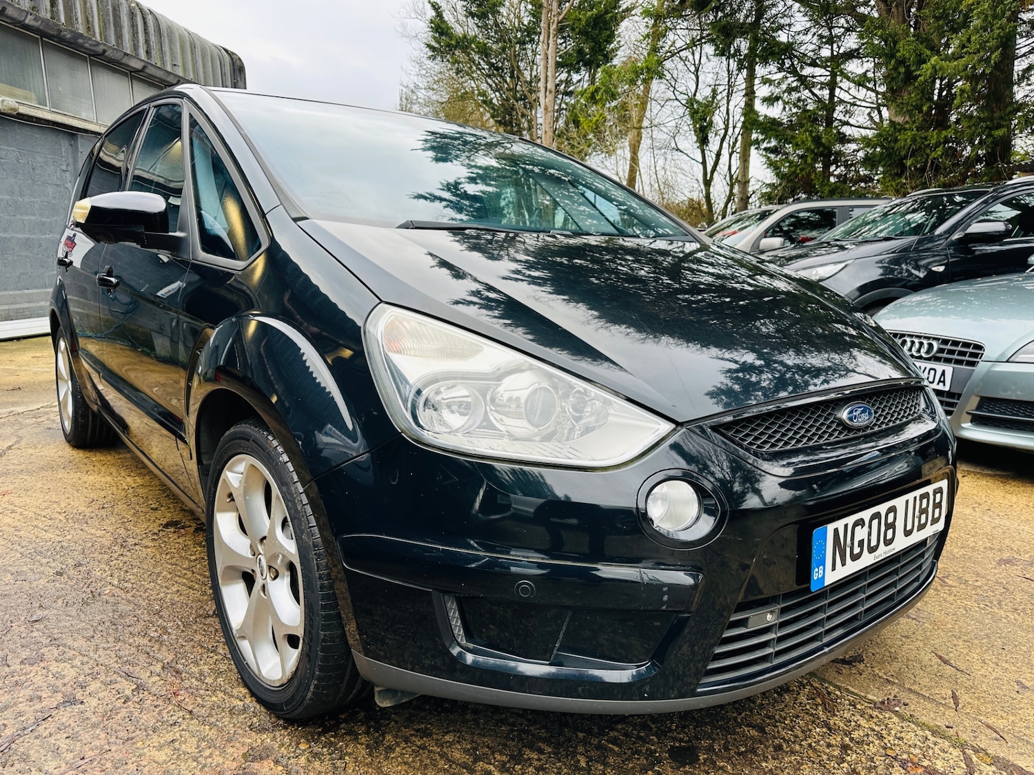Used Ford S-Max 2008 for sale - 76951320: Photo 2