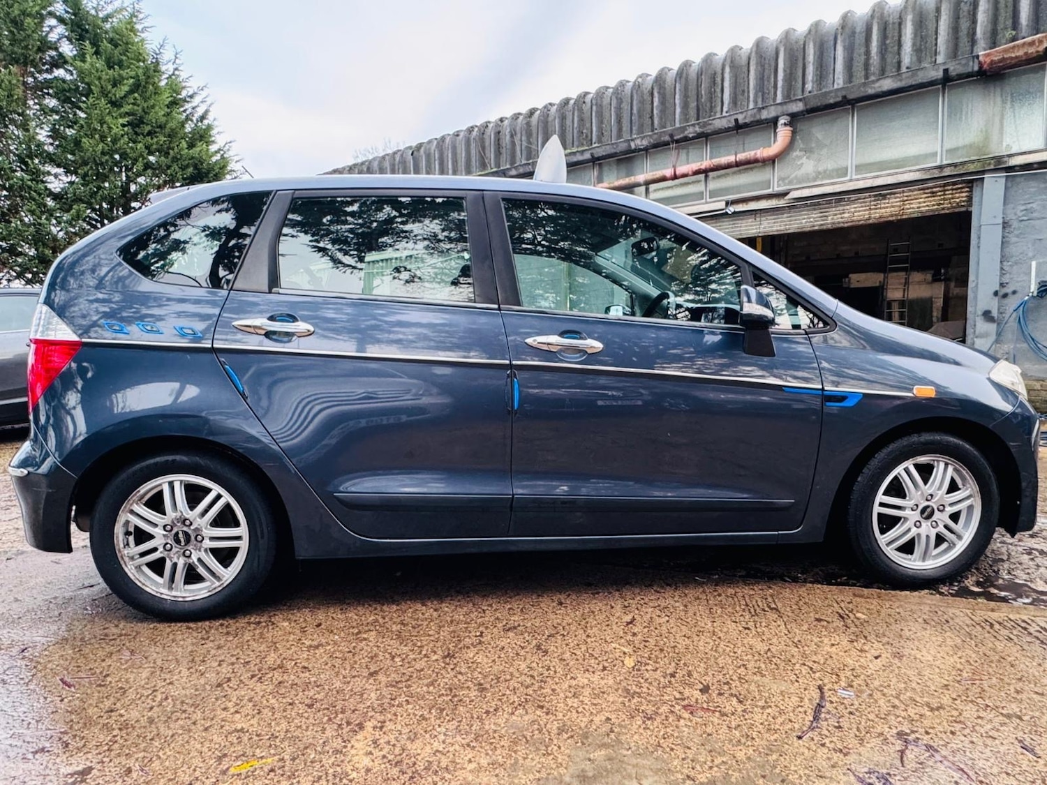 Used Honda FR-V 2004 for sale - 77168486: Photo 4