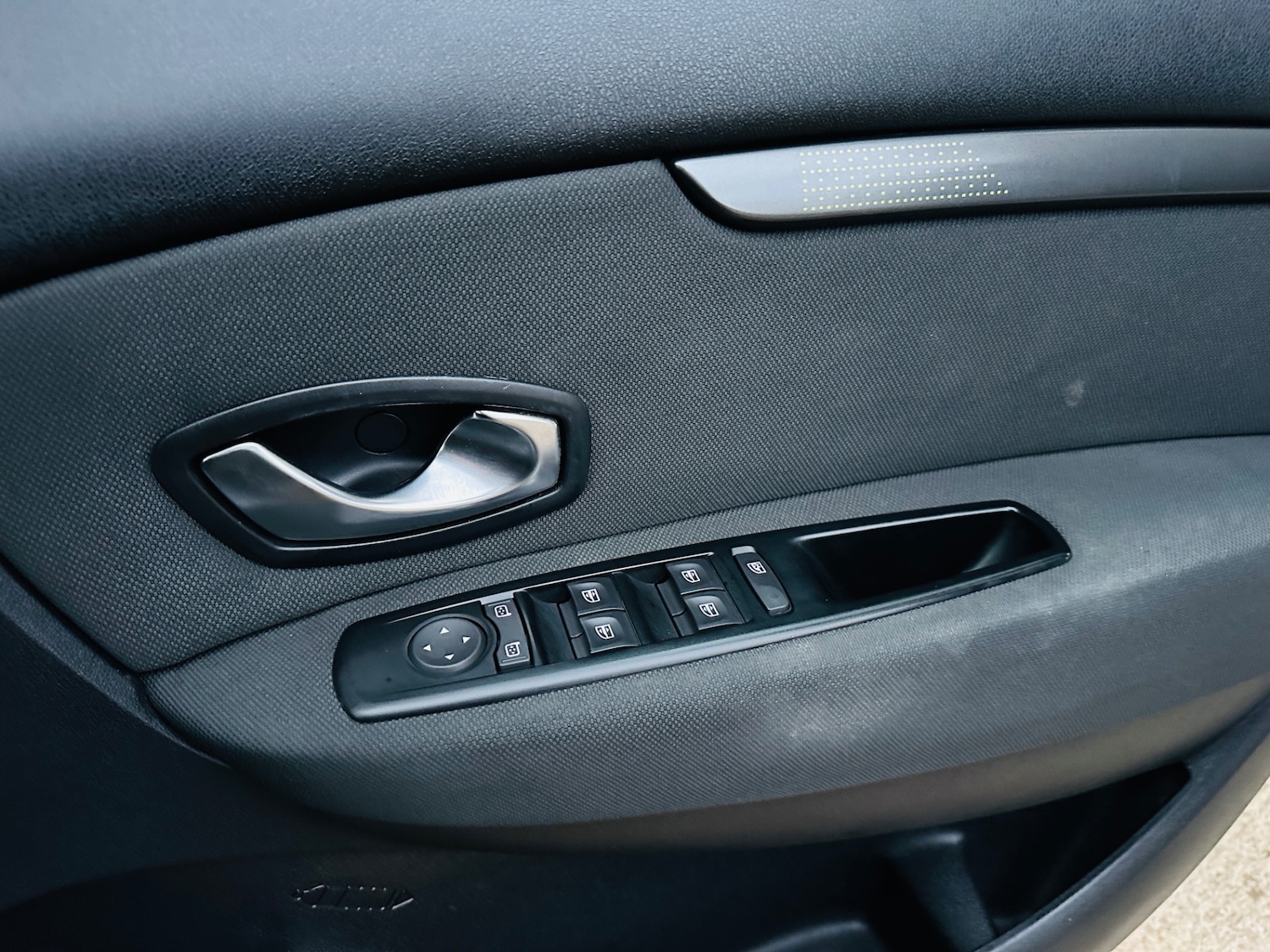 Used Renault Scenic 2010 for sale - 76412066: Photo 17