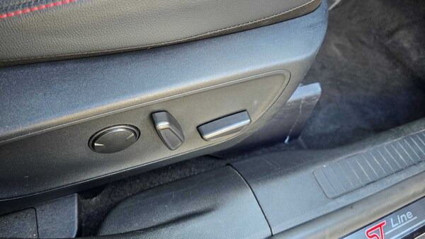 Used Ford Kuga 2023 for sale - 75813339: Photo 25