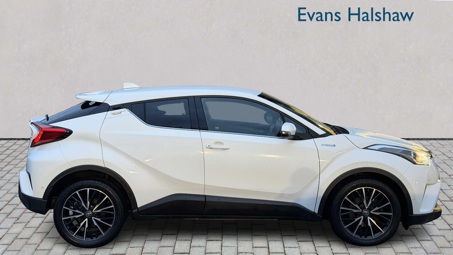 Used Toyota C-HR 2018 for sale - 78209228: Photo 2