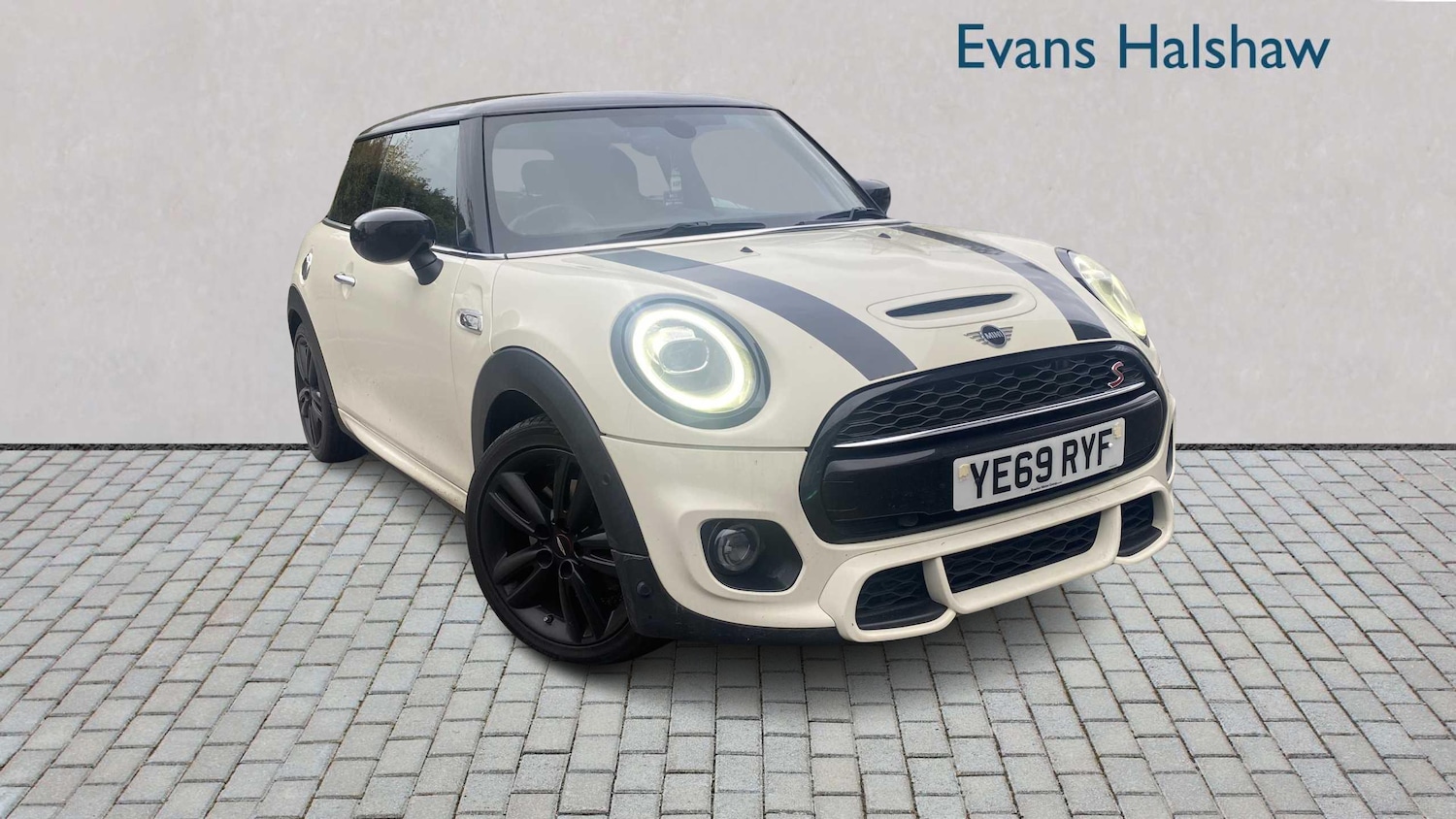 Used MINI Hatch 2019 for sale - 76523991: Photo 1