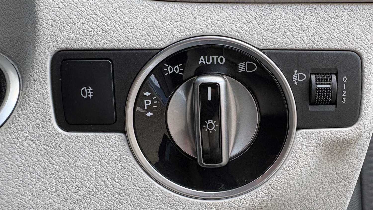 Used Mercedes-Benz A-Class 2018 for sale - 76192068: Photo 21