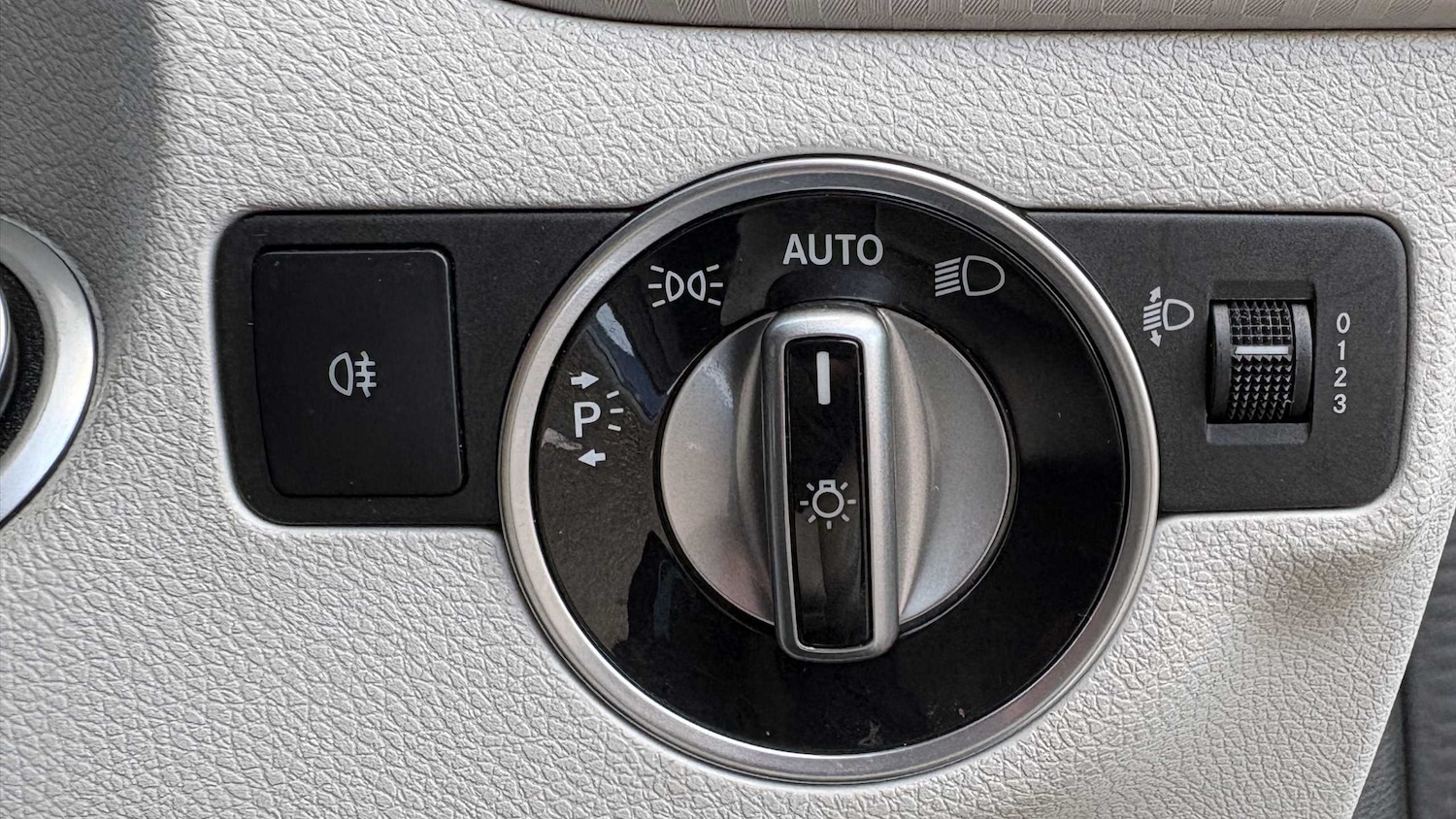 Used Mercedes-Benz A-Class 2018 for sale - 76192068: Photo 22