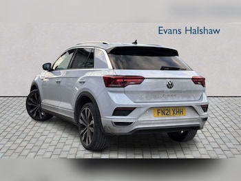 Used Volkswagen T-Roc 2021 for sale - 77674880: Photo