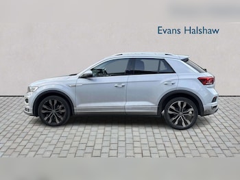 Used Volkswagen T-Roc 2021 for sale - 77674880: Photo