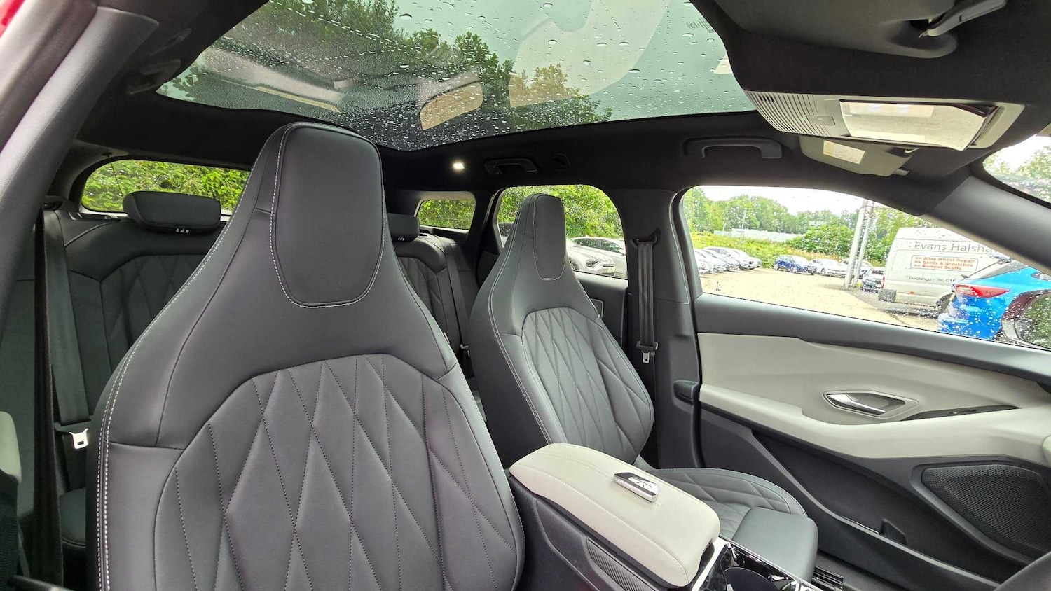 Used Ford Explorer 2025 for sale - 76488039: Photo 35