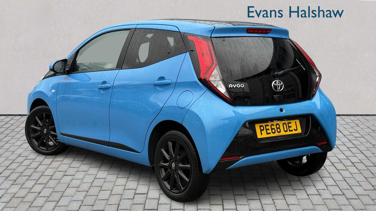 Used Toyota AYGO 2018 for sale - 76774176: Photo 2
