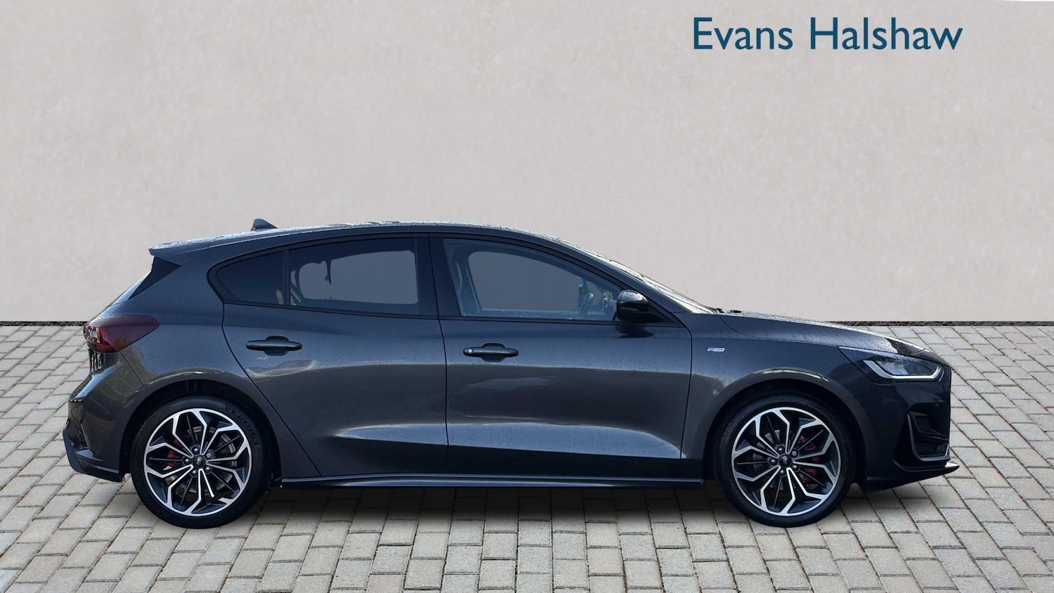 Used Ford Focus 2022 for sale - 76692104: Photo 2