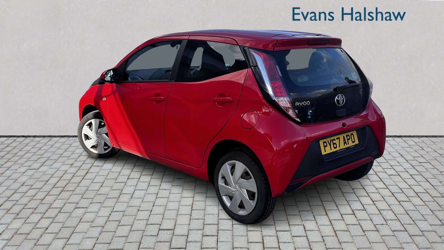 Used Toyota AYGO 2017 for sale - 77928556: Photo 2