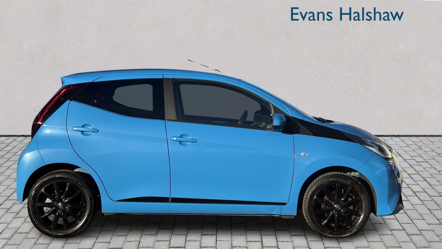 Used Toyota AYGO 2018 for sale - 77373830: Photo 2