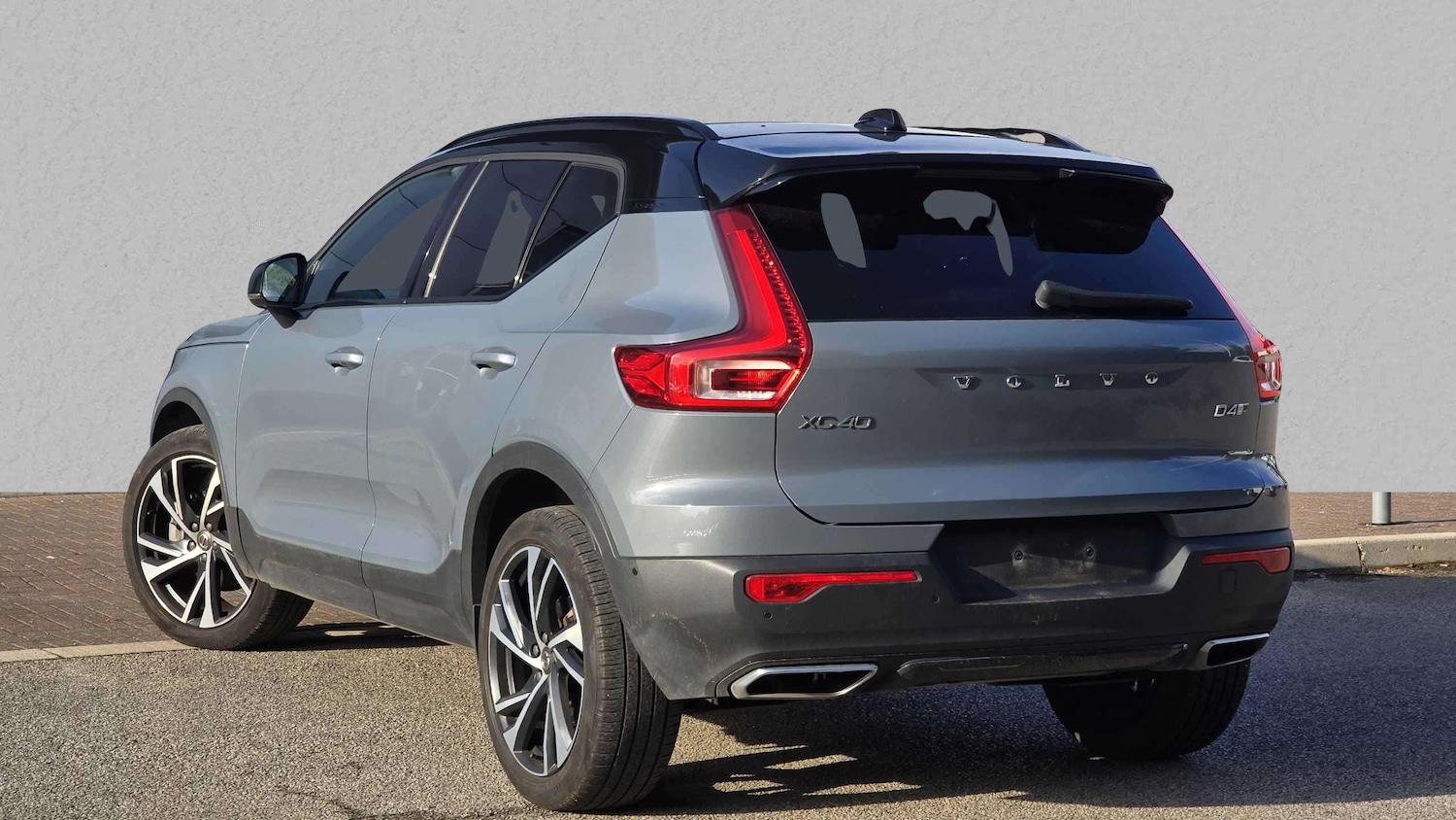 Used Volvo XC40 2019 for sale - 76141825: Photo 2