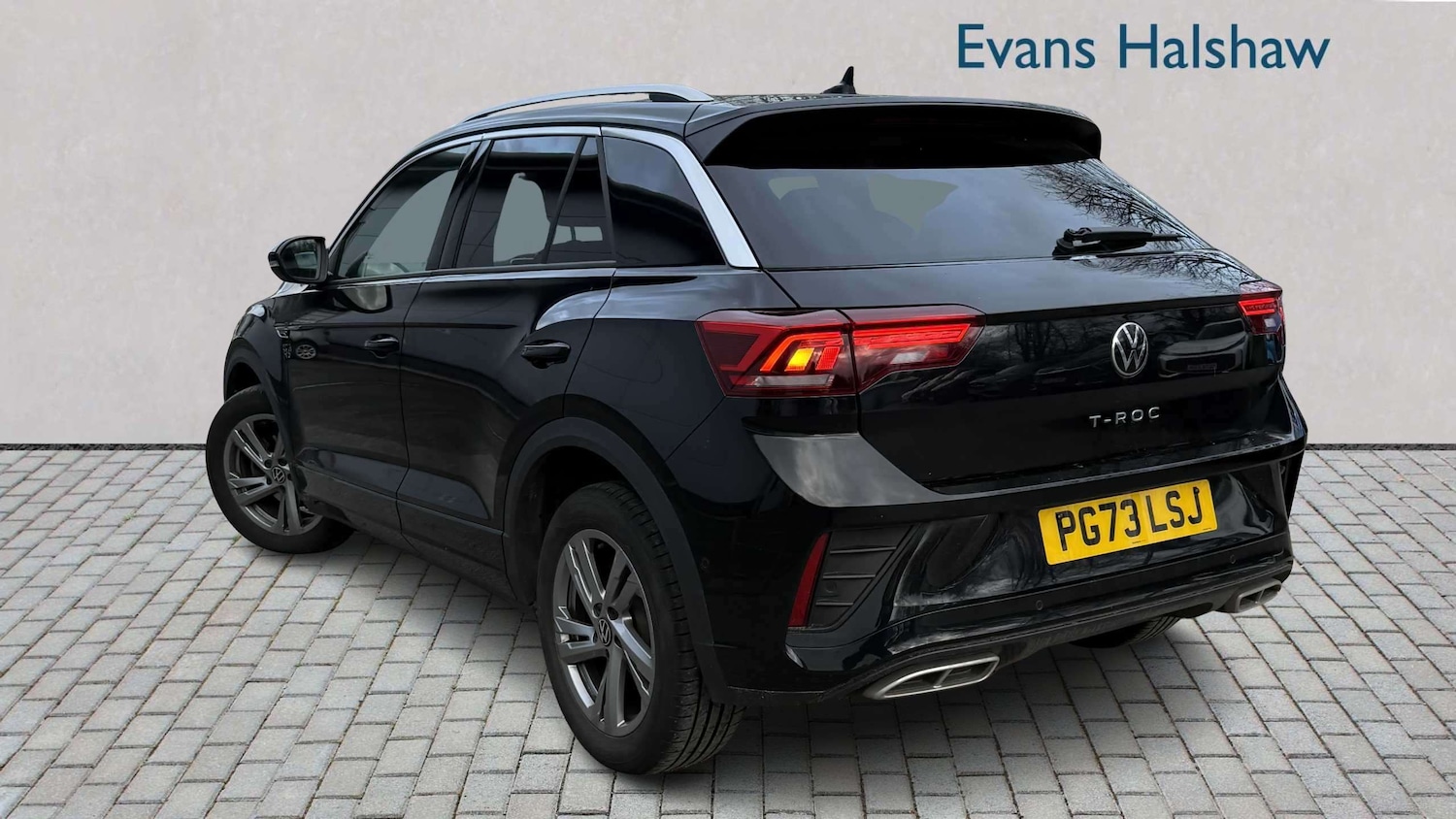 Used Volkswagen T-Roc 2024 for sale - 77756667: Photo 3