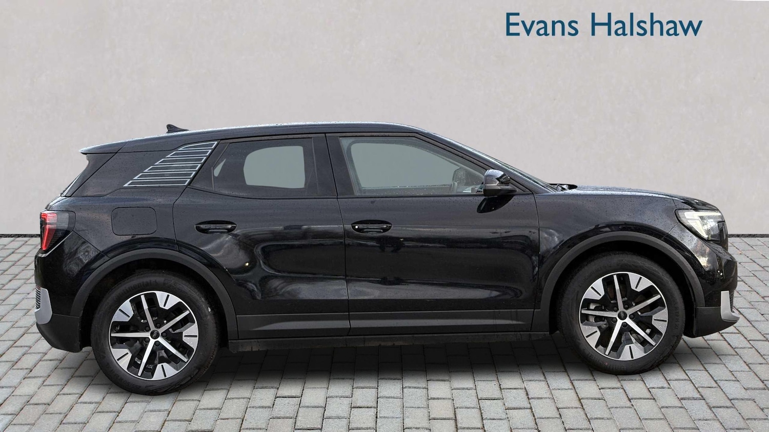 Used Ford Explorer 2024 for sale - 77726670: Photo 2