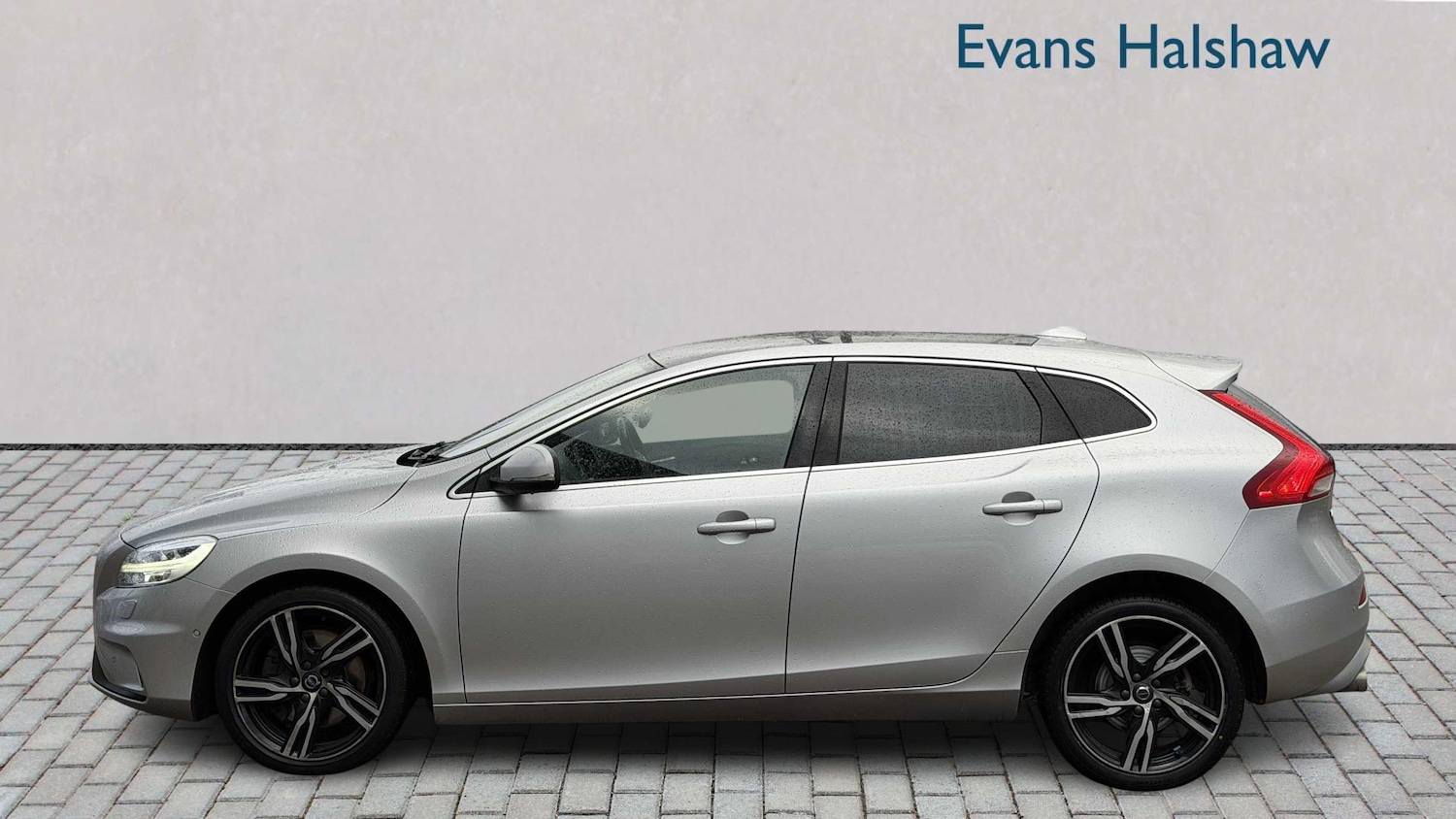 Used Volvo V40 2018 for sale - 77443409: Photo 6