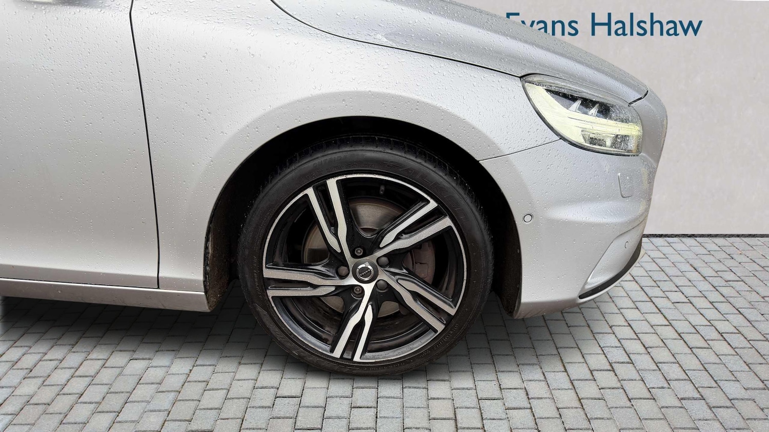 Used Volvo V40 2018 for sale - 77443409: Photo 9