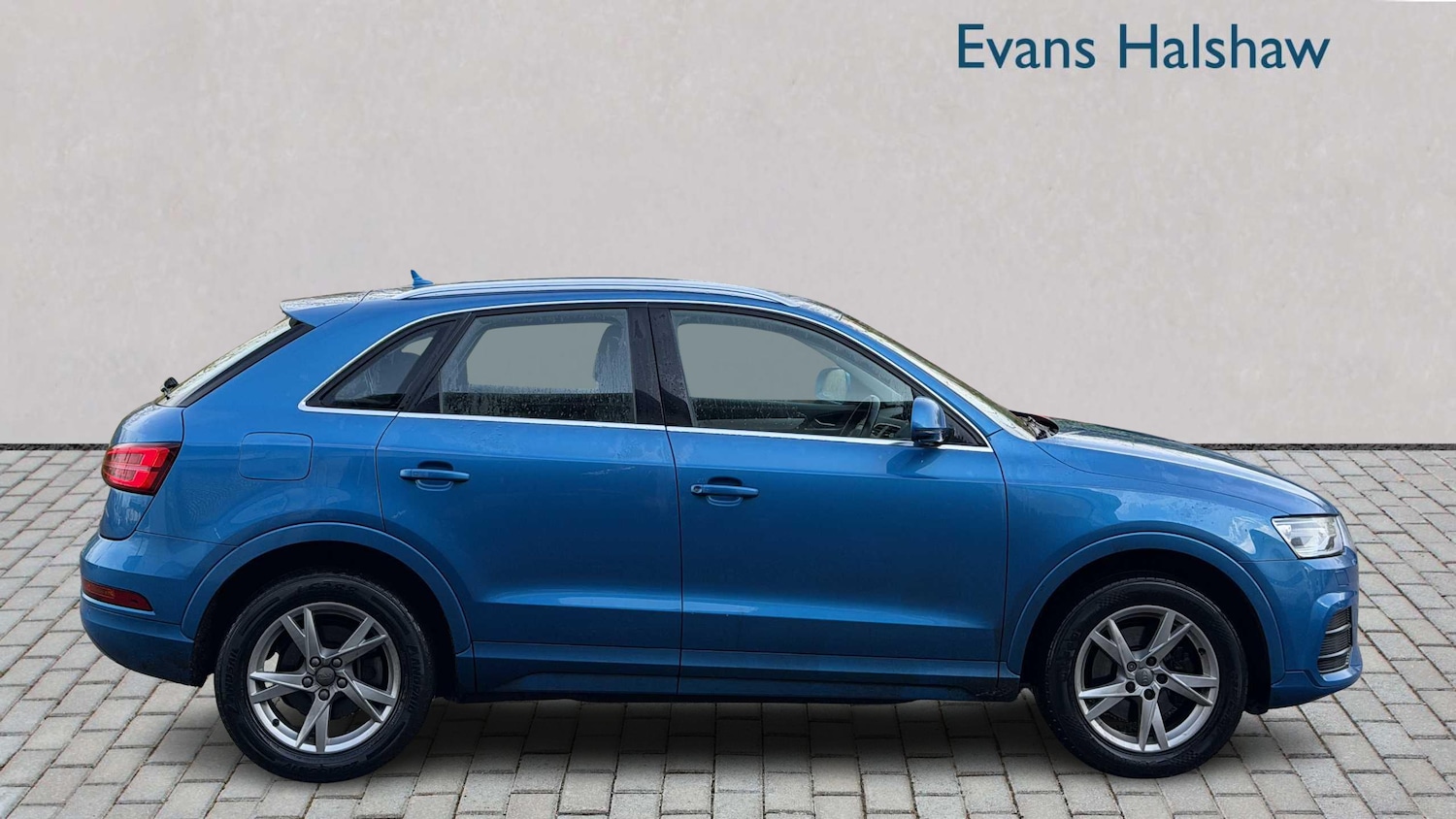 Used Audi Q3 2017 for sale - 77726783: Photo 2