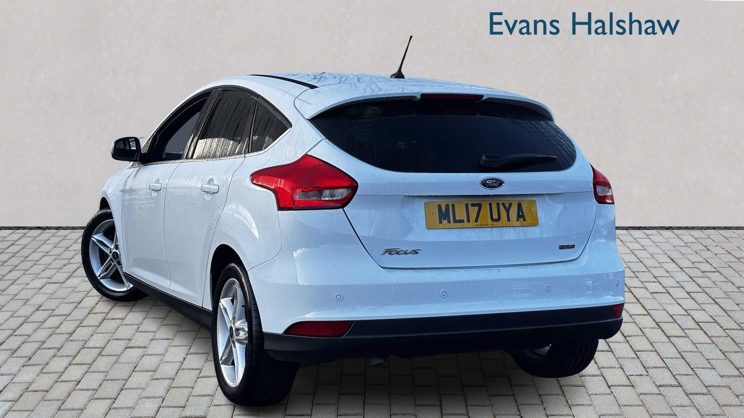 Used Ford Focus 2017 for sale - 76889704: Photo 2