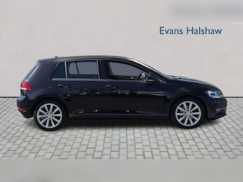 Used Volkswagen Golf 2017 for sale - 78507136: Photo
