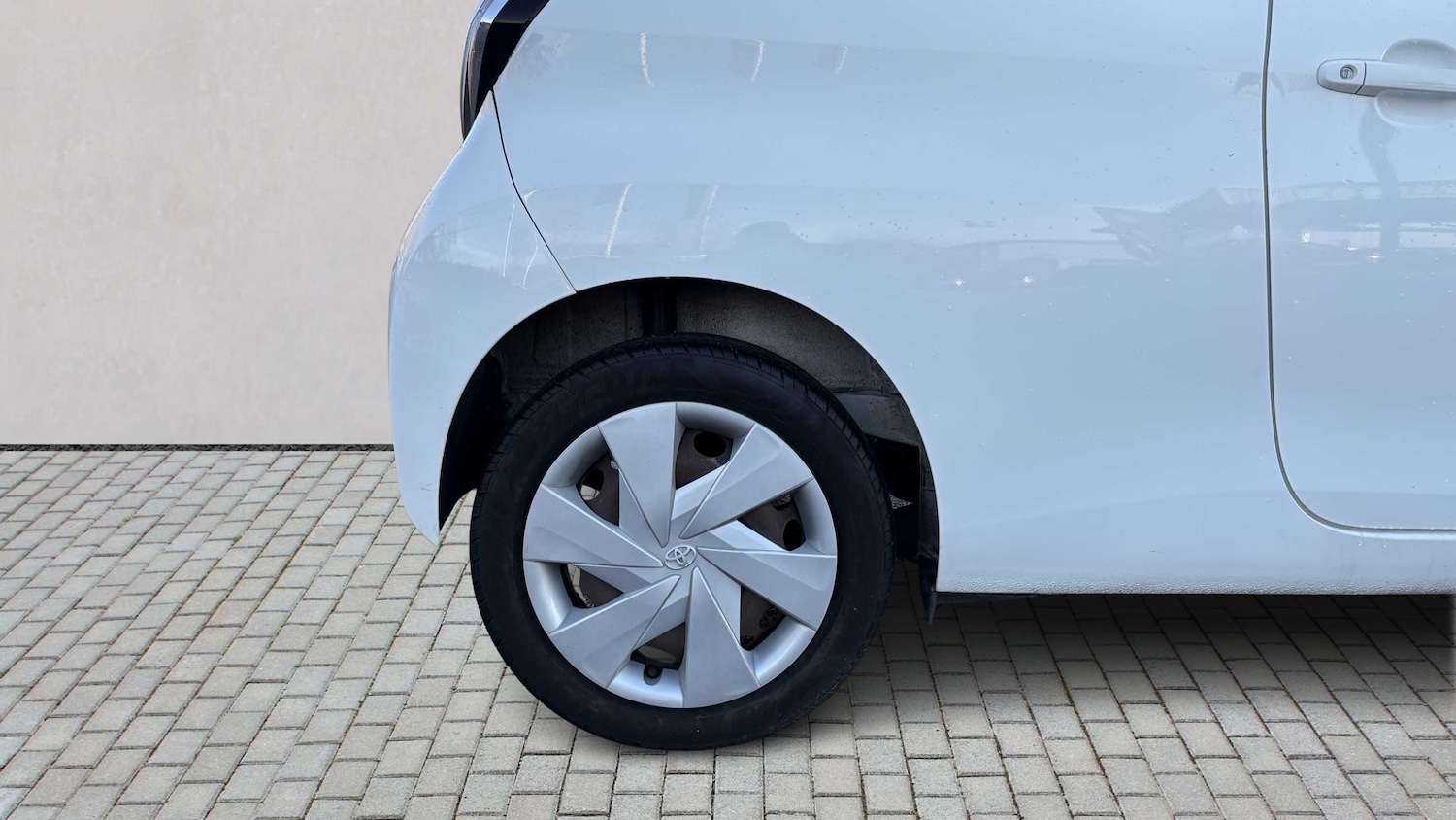 Used Toyota AYGO 2016 for sale - 76648907: Photo 10