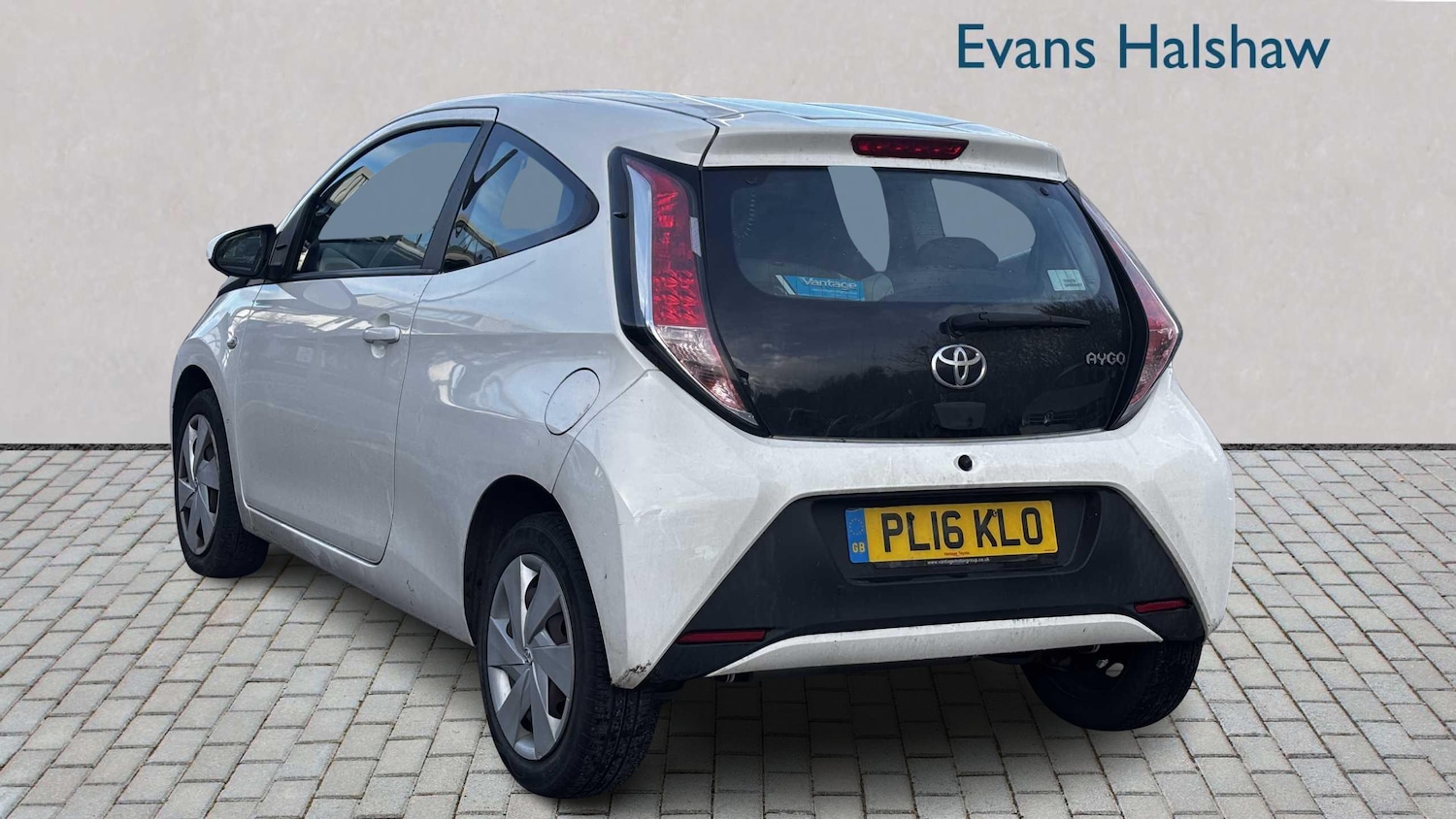 Used Toyota AYGO 2016 for sale - 76648907: Photo 2