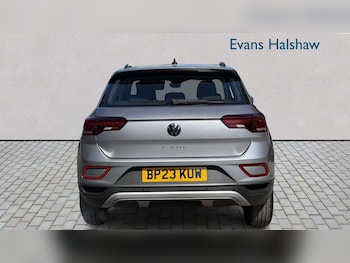 Used Volkswagen T-Roc 2023 for sale - 79455509: Photo