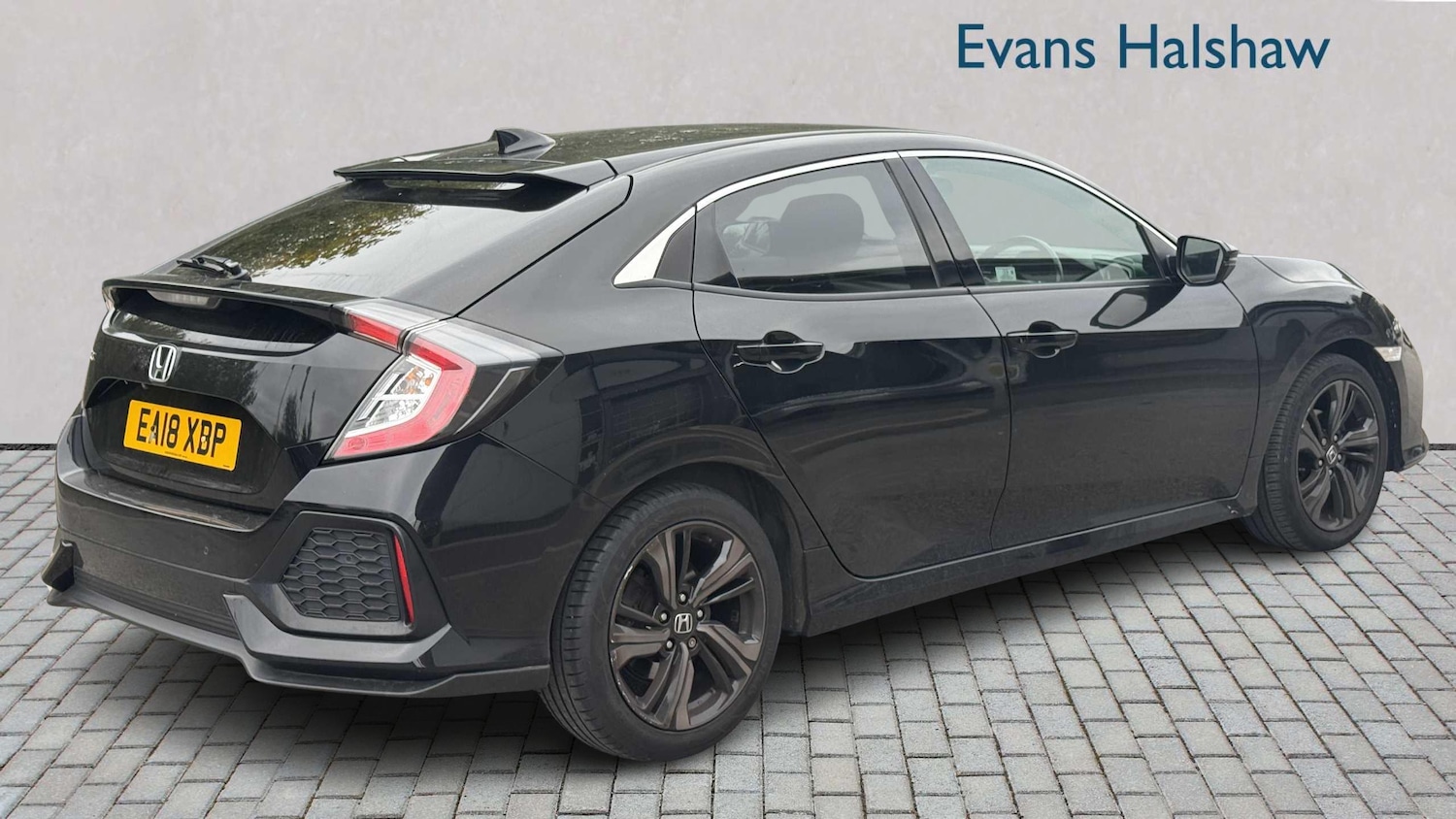 Used Honda Civic 2018 for sale - 76310839: Photo 3