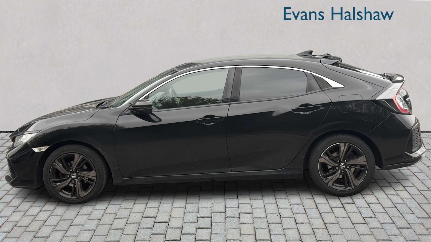 Used Honda Civic 2018 for sale - 76310839: Photo 5