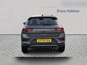 Used Volkswagen T-Roc 2021 for sale - 77472521: Photo