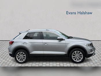 Used Volkswagen T-Roc 2023 for sale - 79028062: Photo