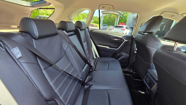 Used Toyota RAV4 2022 for sale - 76045178: Photo 15