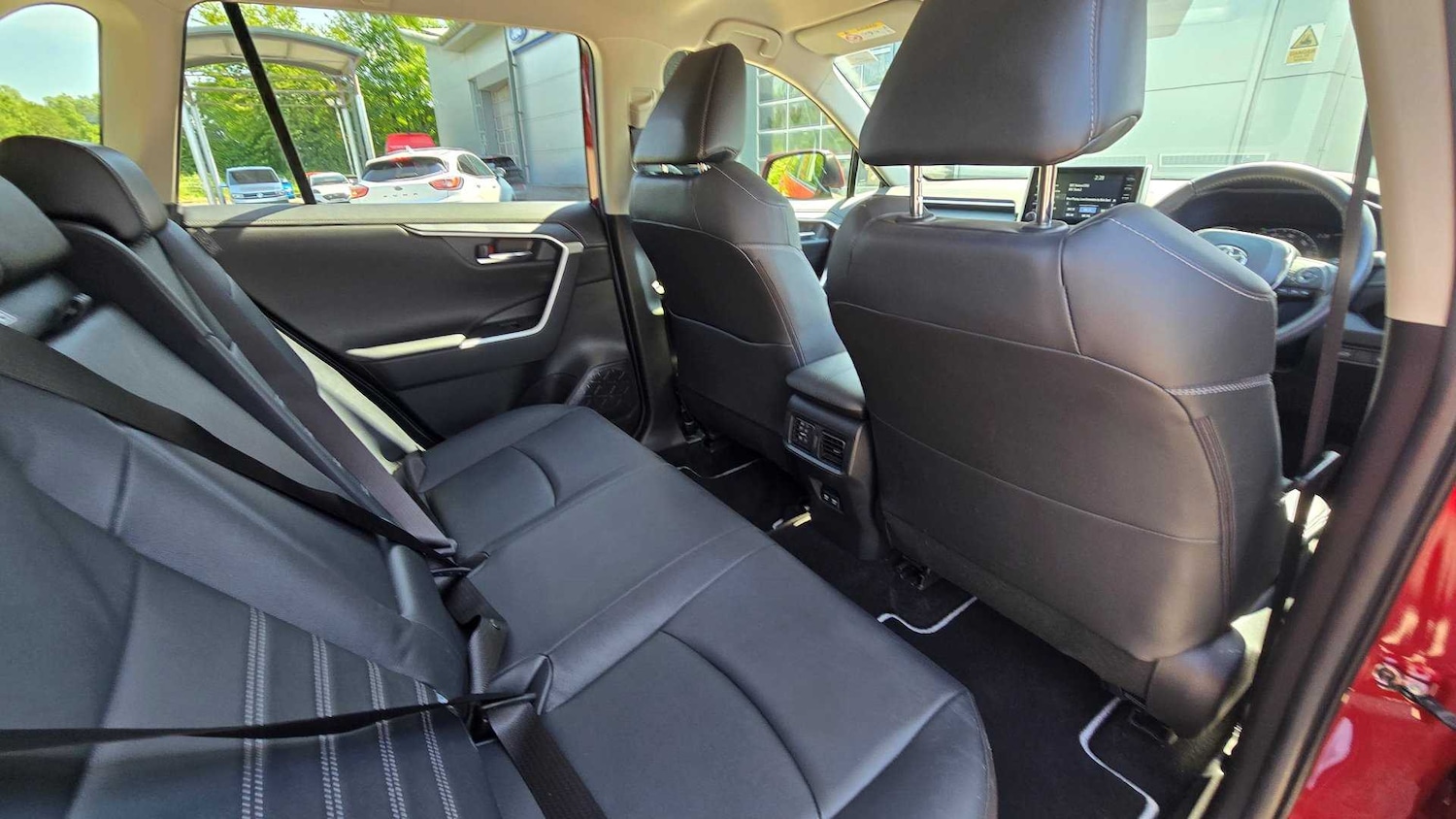 Used Toyota RAV4 2022 for sale - 76045178: Photo 16