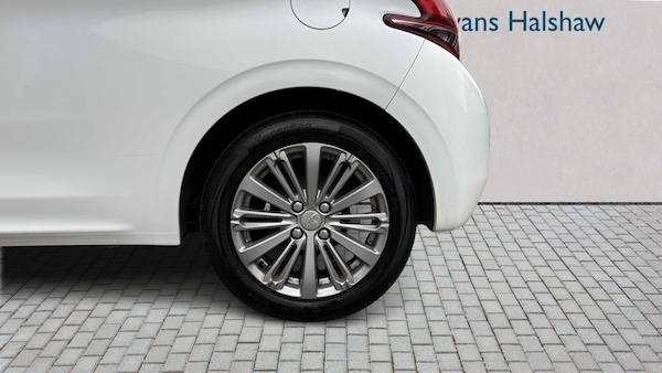 Used Peugeot 208 2016 for sale - 76310843: Photo 10