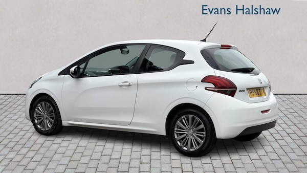 Used Peugeot 208 2016 for sale - 76310843: Photo 4