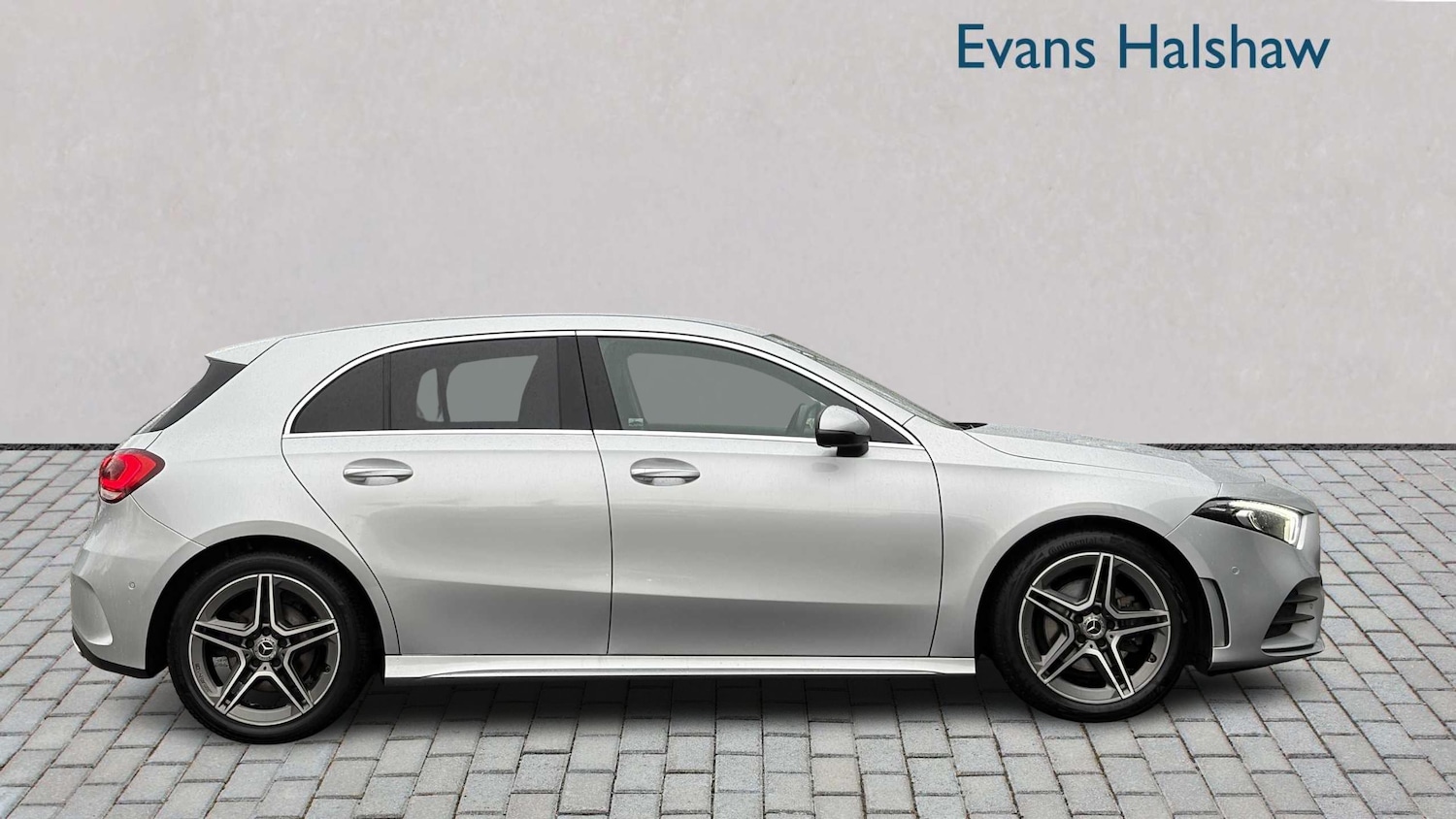 Used Mercedes-Benz A-Class 2019 for sale - 76564371: Photo 2