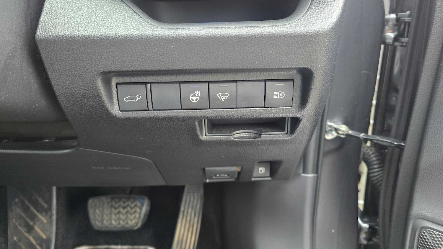 Used Toyota RAV4 2021 for sale - 76339631: Photo 24