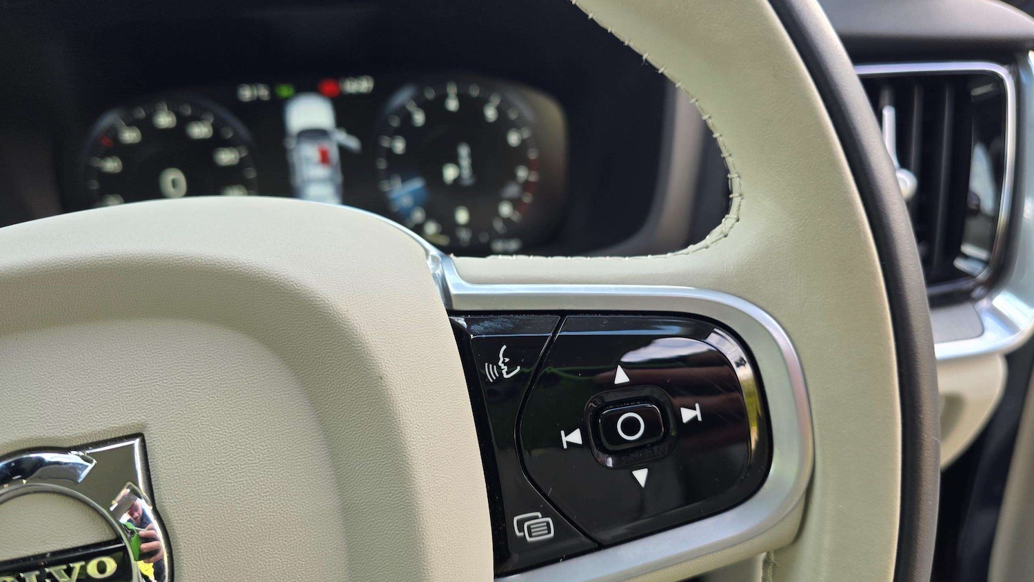 Used Volvo S60 2022 for sale - 76705179: Photo 22