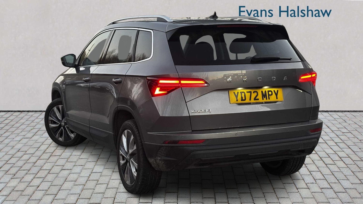 Used Skoda Karoq 2022 for sale - 77112363: Photo 2