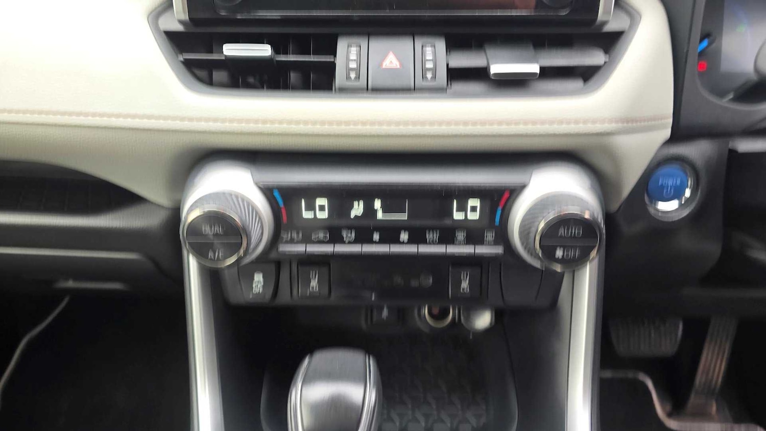 Used Toyota RAV4 2021 for sale - 76875758: Photo 31