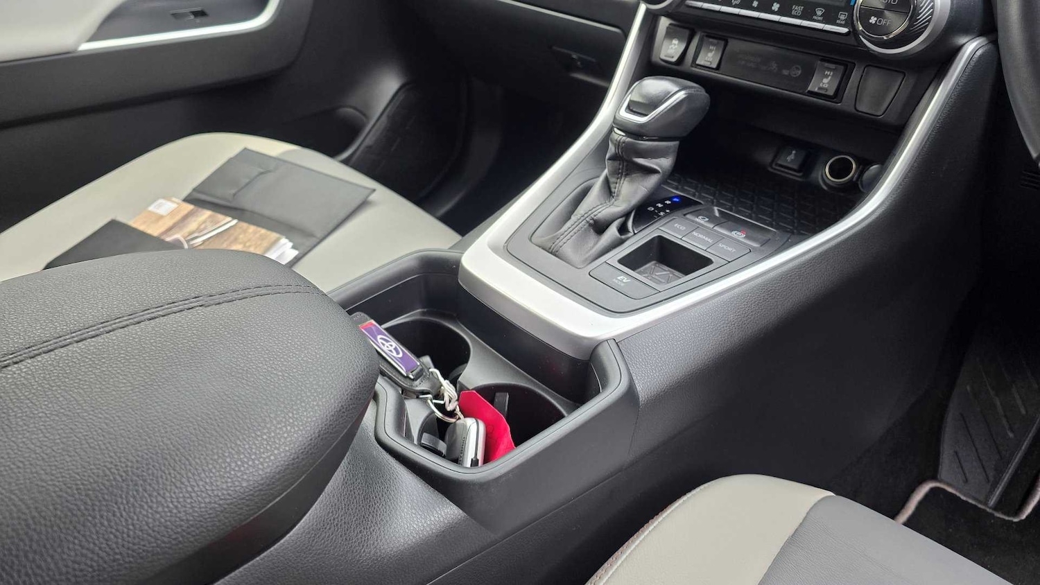 Used Toyota RAV4 2021 for sale - 76875758: Photo 34