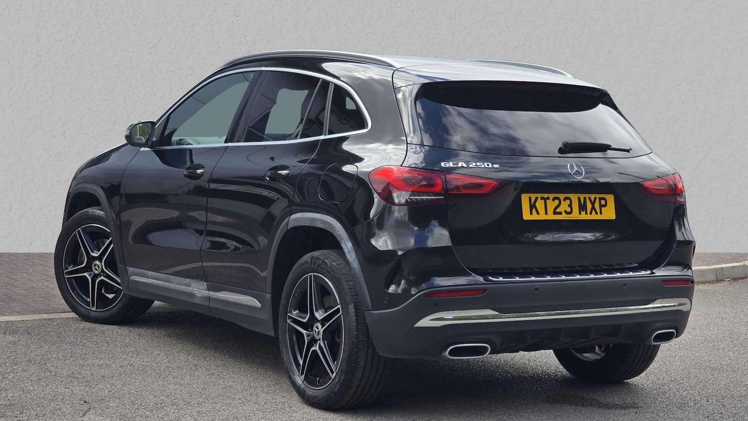 Used Mercedes-Benz GLA 2023 for sale - 76378769: Photo 2