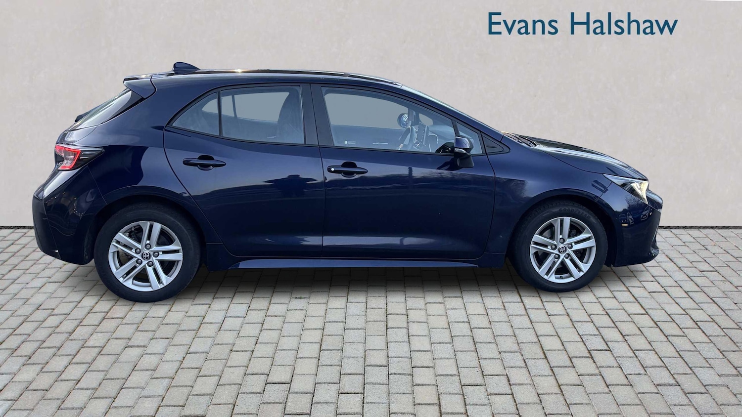 Used Toyota Corolla 2022 for sale - 77158600: Photo 2