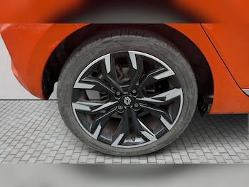 Used Renault Clio 2023 for sale - 77943509: Photo