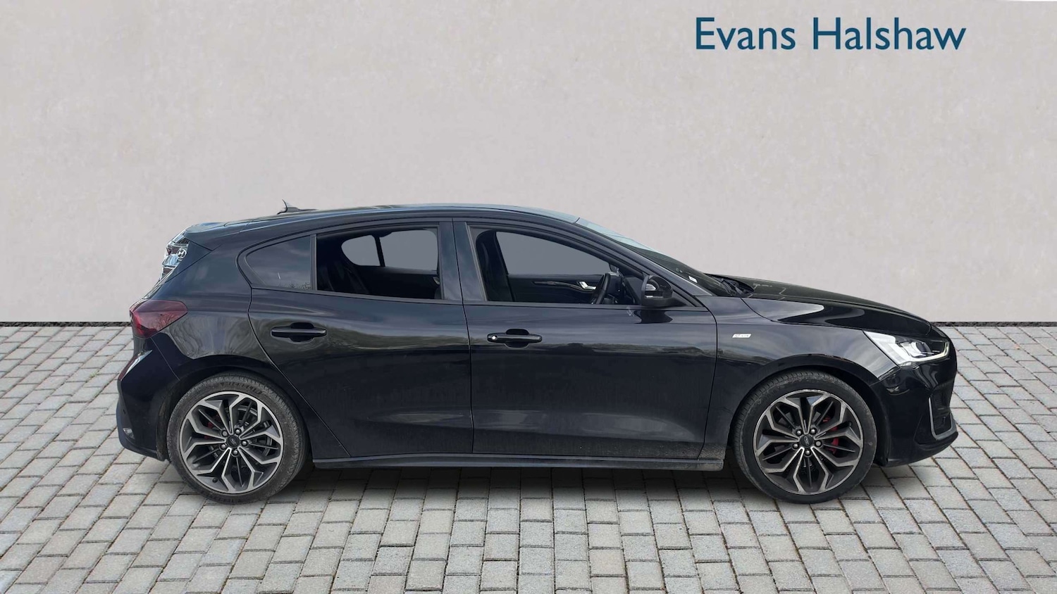 Used Ford Focus 2023 for sale - 78209359: Photo 4