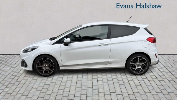 Used Ford Fiesta 2019 for sale - 76230354: Photo 2