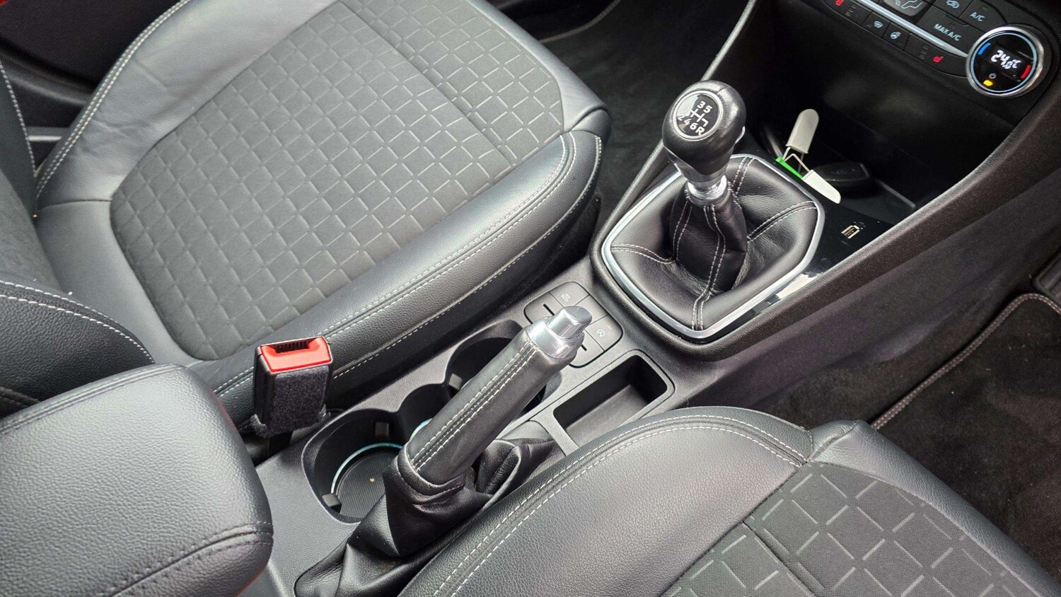 Used Ford Fiesta 2020 for sale - 75812701: Photo 28