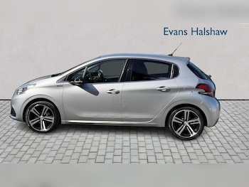 Used Peugeot 208 2016 for sale - 78978927: Photo