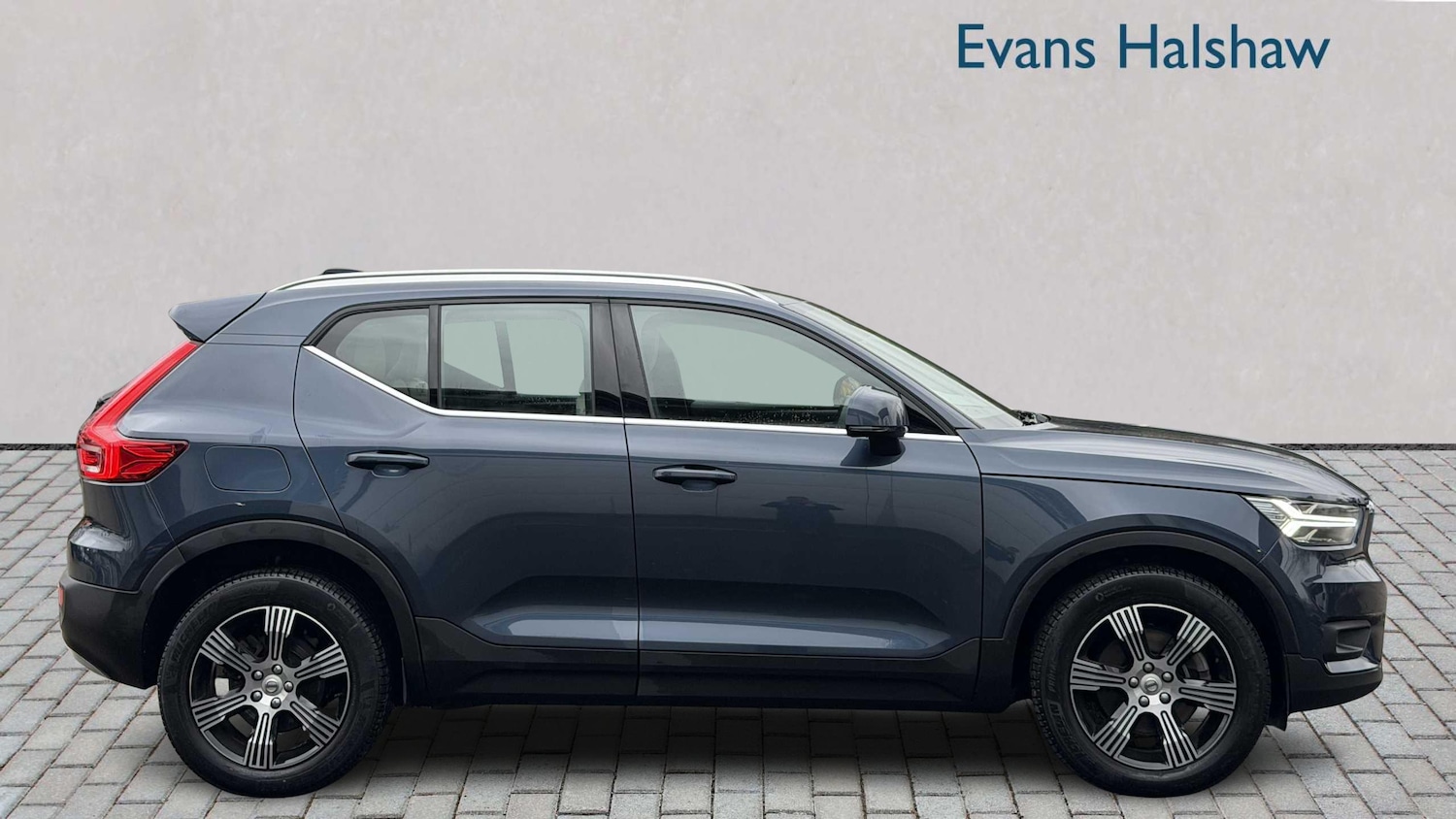 Used Volvo XC40 2021 for sale - 77577208: Photo 2